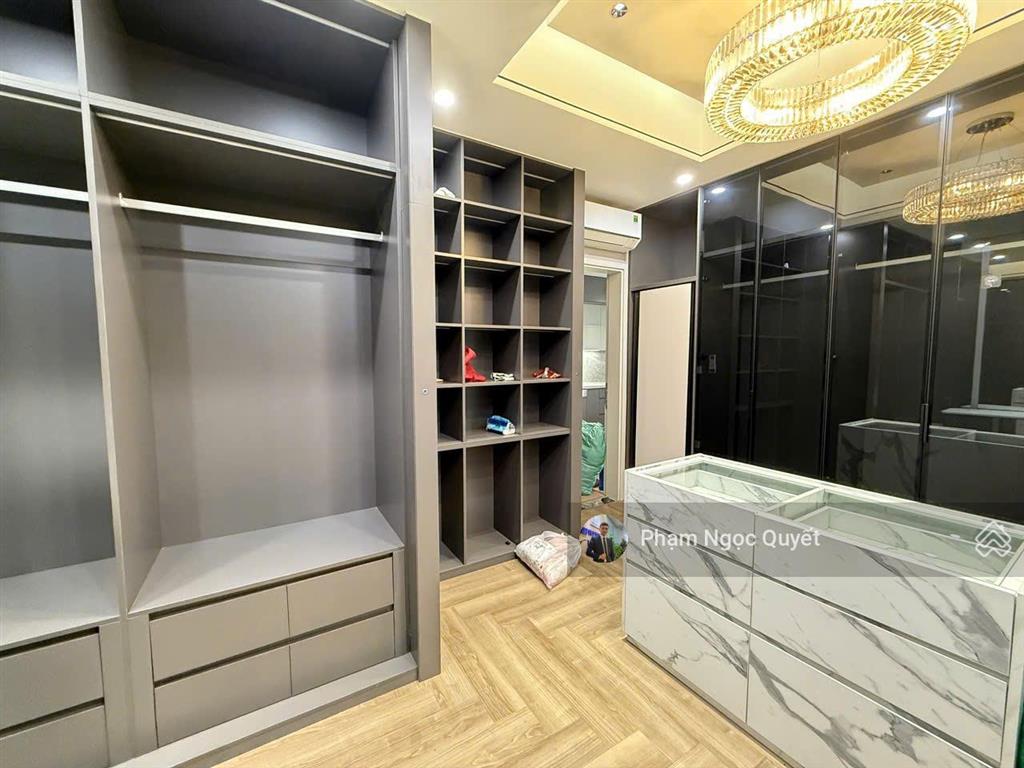 Chính chủ bán căn 105m2, 3pn + 2wc tầng trung full nt đẹp giá 13,2 tỷ cc brg the diamond residence