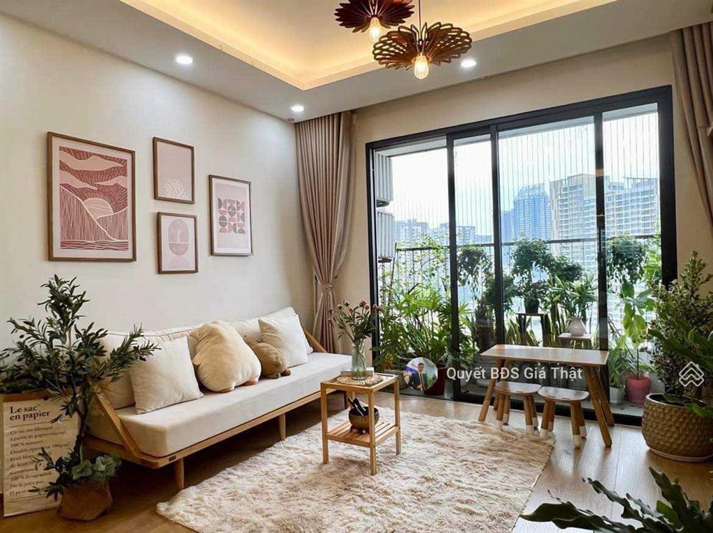 (giá thật). chính chủ bán căn 90m2 3pn + 2wc tầng trung đẹp vinhomes d'capitale