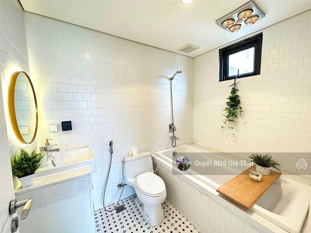 (giá thật). chính chủ bán căn 90m2 3pn + 2wc tầng trung đẹp vinhomes d'capitale
