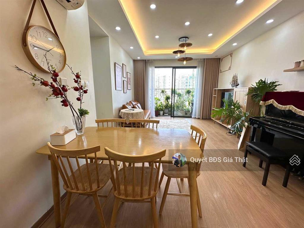 (giá thật). chính chủ bán căn 90m2 3pn + 2wc tầng trung đẹp vinhomes d'capitale