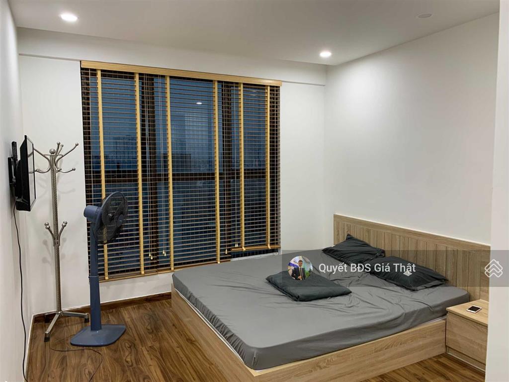 Giá thật chính chủ bán căn 83m2, 2pn bc đông nam full nội thất giá 8,35 tỷ cc the golden palm