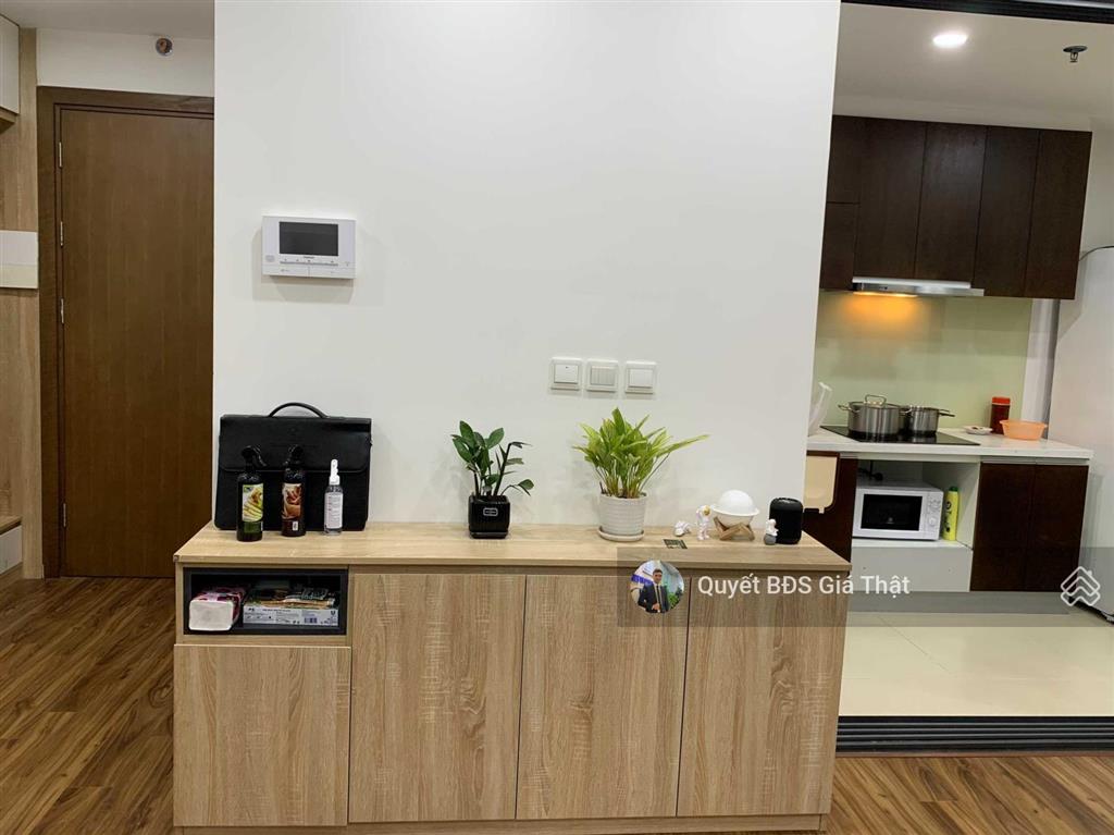 Giá thật chính chủ bán căn 83m2, 2pn bc đông nam full nội thất giá 8,35 tỷ cc the golden palm