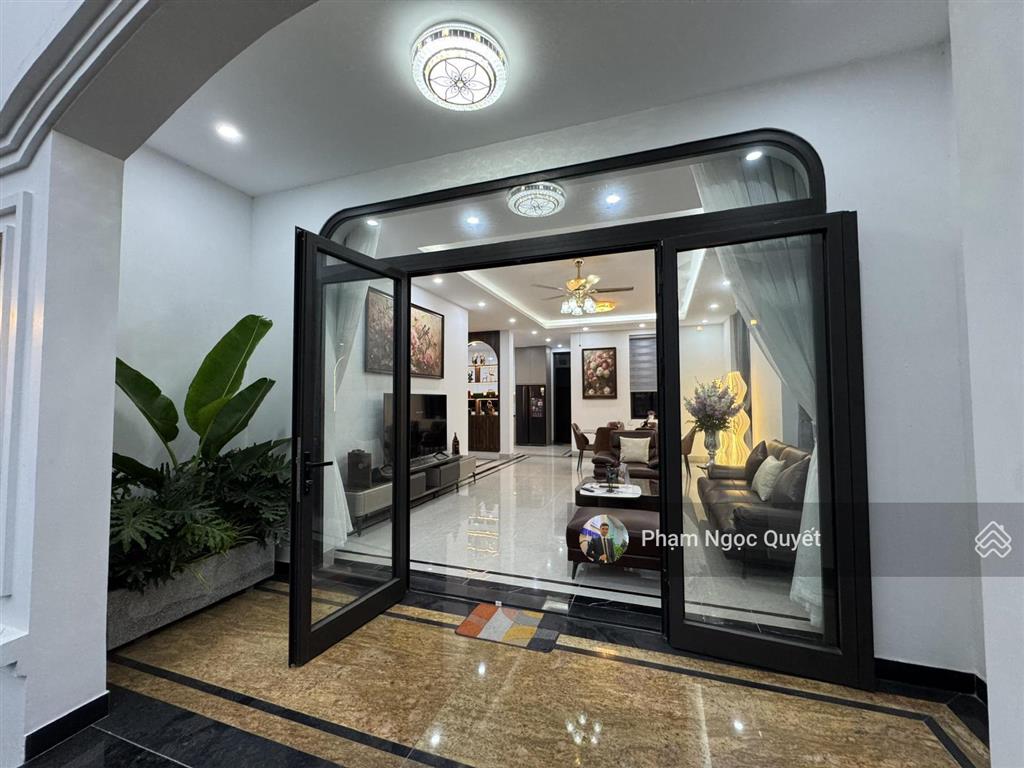 Giá tốt  chính chủ gửi bán căn biệt thự lô góc 181m2 sổ đỏ, 330m2 sàn kđt văn khê