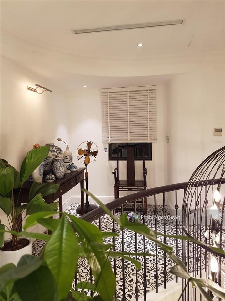 Chính chủ bán biệt thự lô góc 165m² sổ thiết kế 3 tầng 1 tum tại dự án golden westlake
