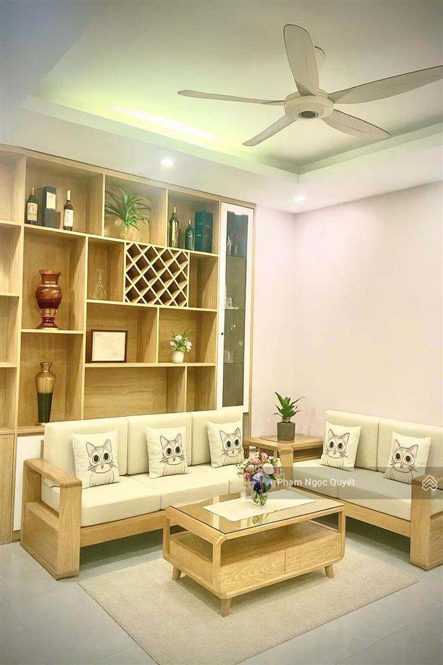 Giá thật chính chủ bán căn 102,8m2, 3pn + 2wc tầng trung full nội thất đẹp giá 5,5 tỷ the pride