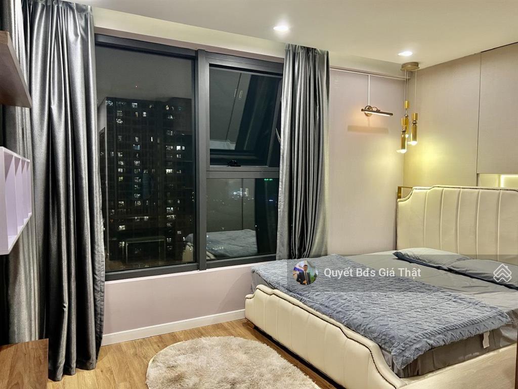 Giá thật chính chủ gửi bán căn góc 72,5m2, 2pn + 2wc full nội thất giá 7.9 tỷ cc the legend