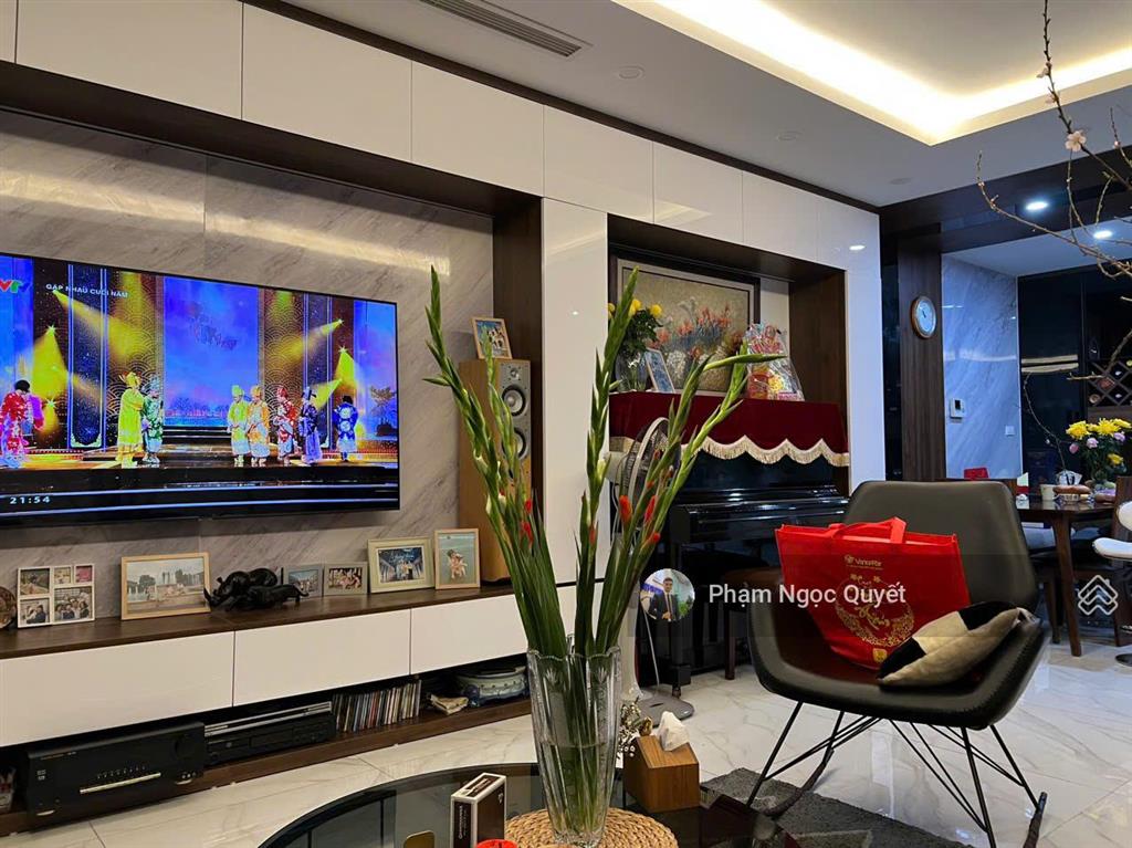 Giá thật. chính chủ bán căn 134m2 3pn + 2 wc full nội thất đẹp cc mandarin garden