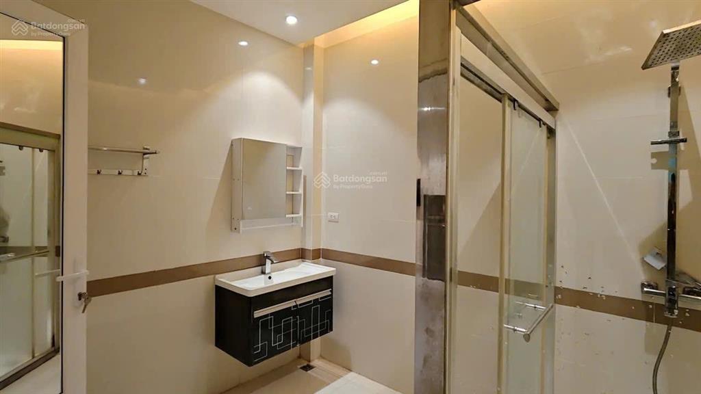 Cho thuê căn hộ full nội thất cao cấp có thang máy gần bến xe quận 8