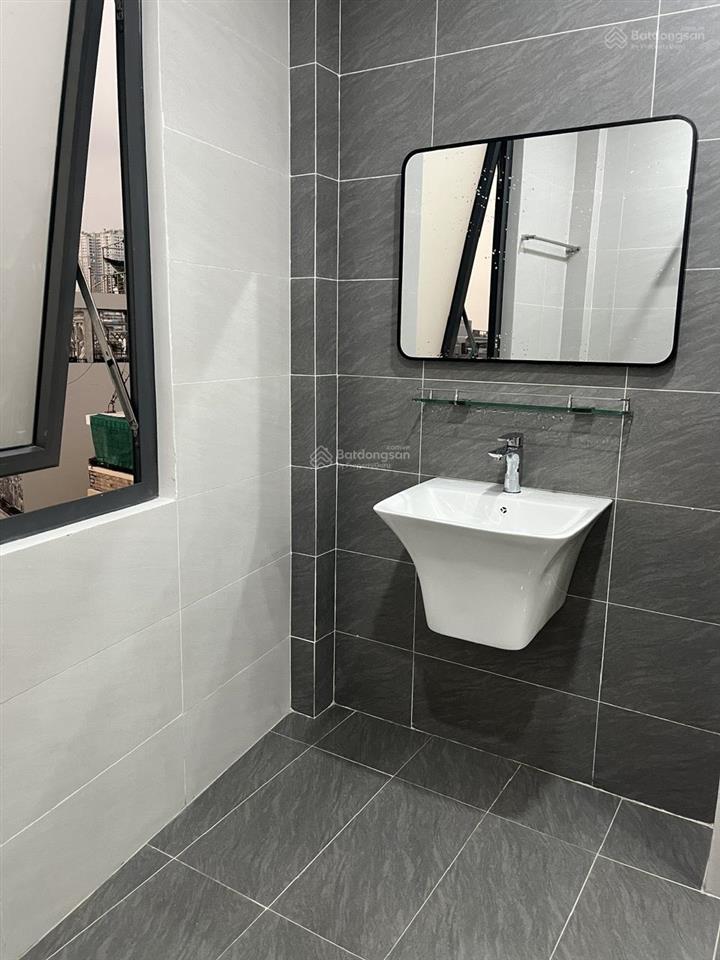 Cho thuê căn hộ studio ban công full nội thất gần cầu kênh tẻ, khánh hội quận 4