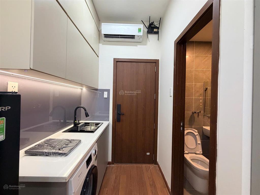 Cho thuê căn hộ full nội thất cửa sổ lớn mặt tiền an dương vương có thang máy quận 5