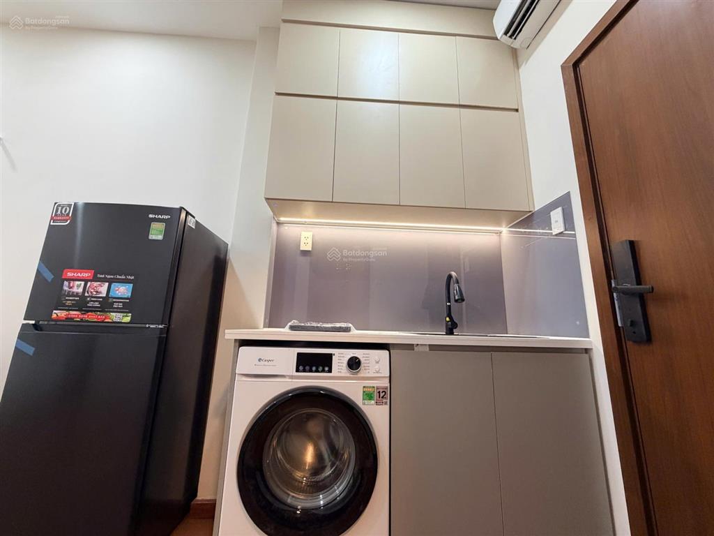 Cho thuê căn hộ full nội thất cửa sổ lớn mặt tiền an dương vương có thang máy quận 5