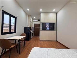 Cho thuê căn hộ full nội thất cửa sổ lớn mặt tiền an dương vương có thang máy quận 5