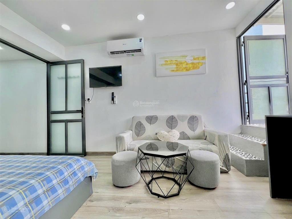 Cho thuê căn hộ full nội thất có thang máy ban công gần cầu khánh hội quận 4