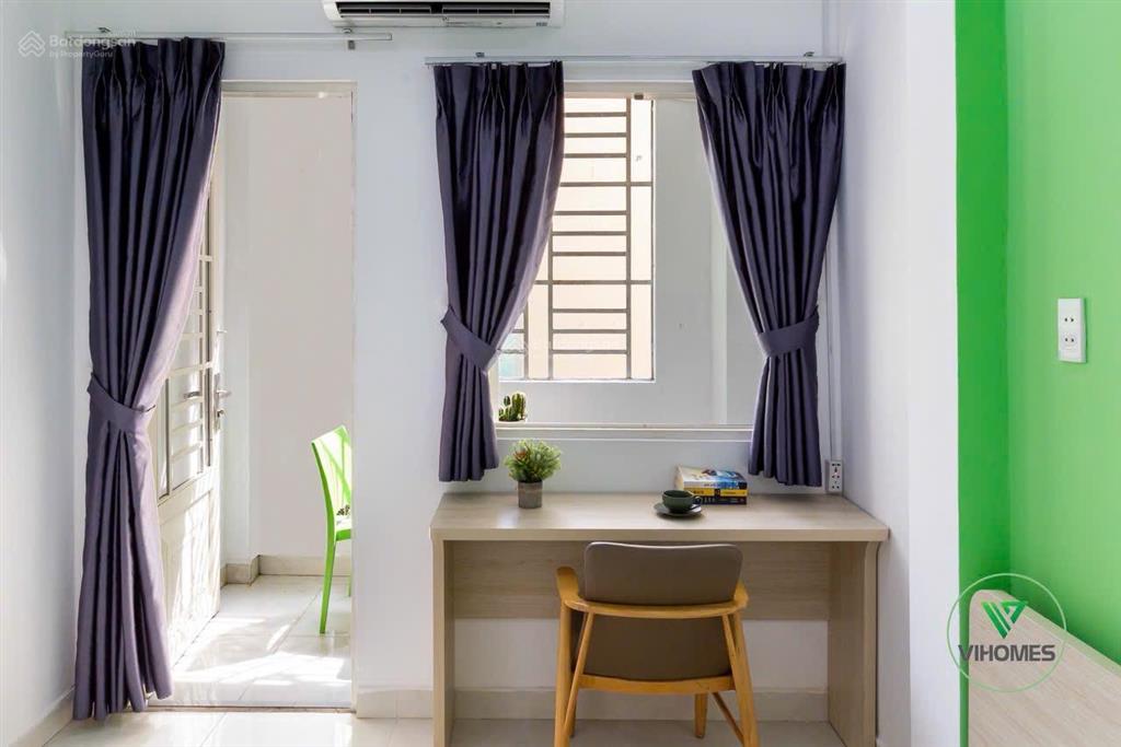 Cho thuê căn hộ tách bếp full nội thất mặt tiền bến vân đồn gần saigon royal quận 4