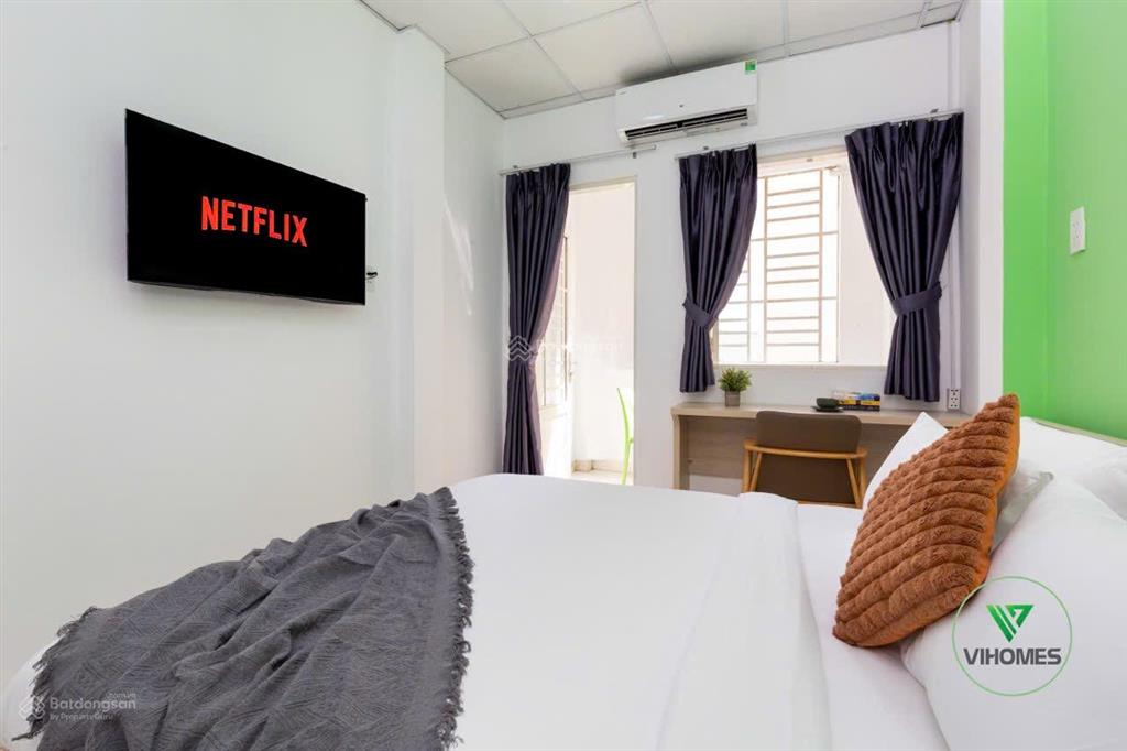 Cho thuê căn hộ tách bếp full nội thất mặt tiền bến vân đồn gần saigon royal quận 4