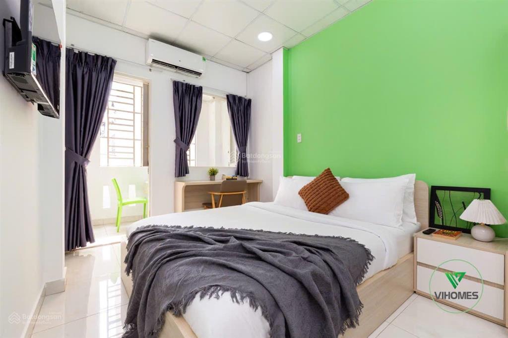 Cho thuê căn hộ tách bếp full nội thất mặt tiền bến vân đồn gần saigon royal quận 4