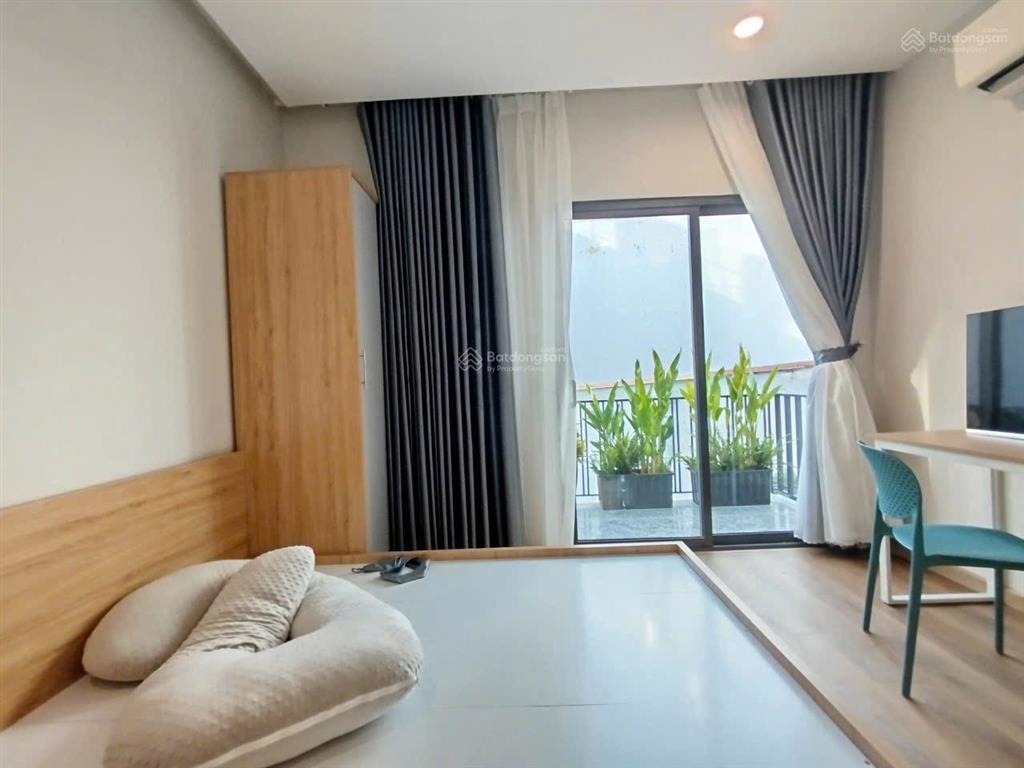 Căn hộ full nội thất ban công phù hợp cho sinh viên gần viettel, vạn hạnh mall, siêu thị go quận 10
