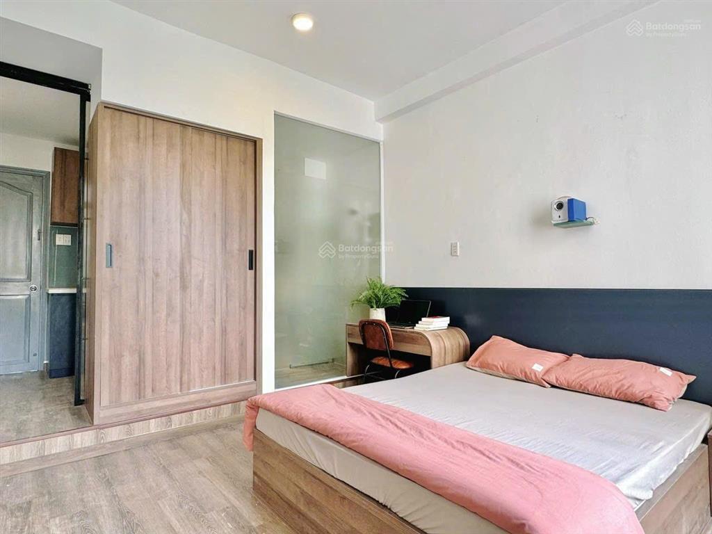 Cho thuê căn hộ full nội thất máy giặt riêng mặt tiền hoàng sa quận 1