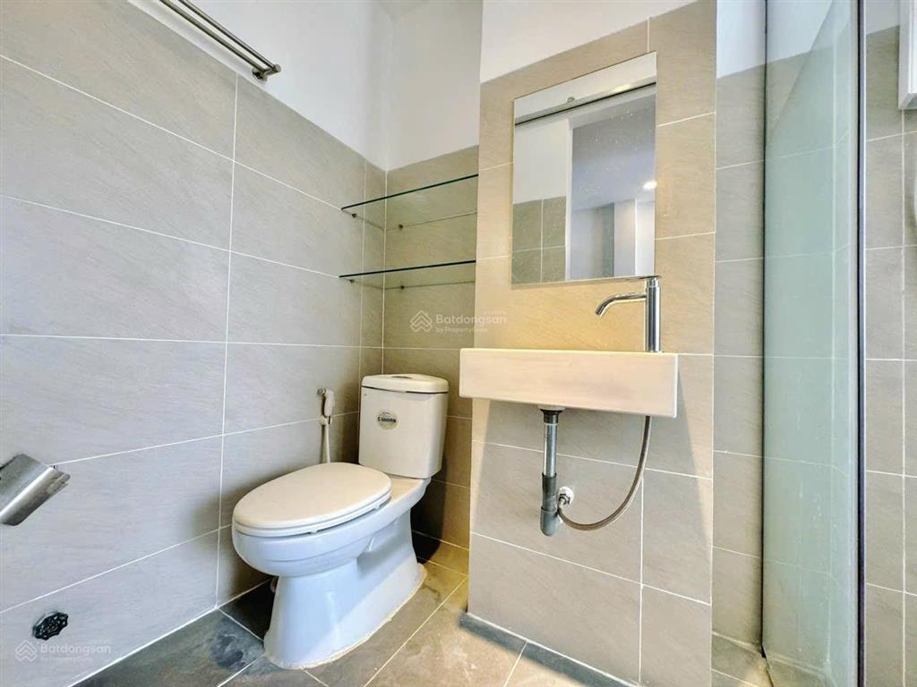 Cho thuê căn hộ full nội thất máy giặt riêng mặt tiền hoàng sa quận 1