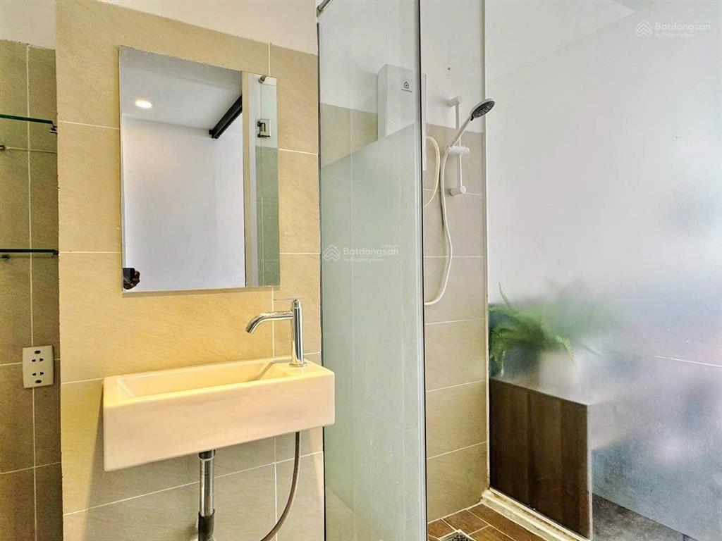 Cho thuê căn hộ full nội thất máy giặt riêng mặt tiền hoàng sa quận 1