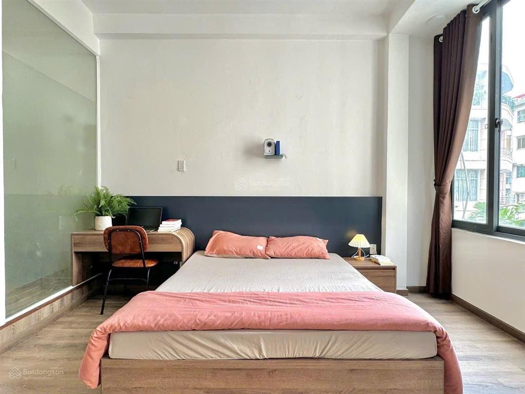 Cho thuê căn hộ full nội thất máy giặt riêng mặt tiền hoàng sa quận 1