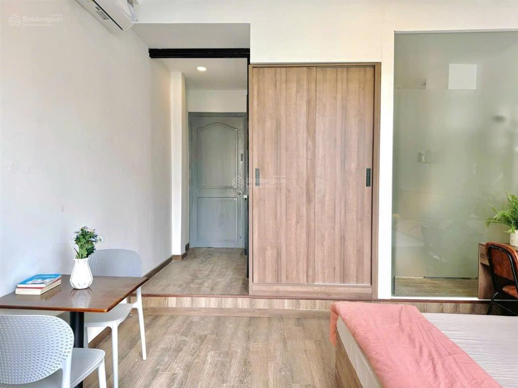 Cho thuê căn hộ full nội thất máy giặt riêng mặt tiền hoàng sa quận 1