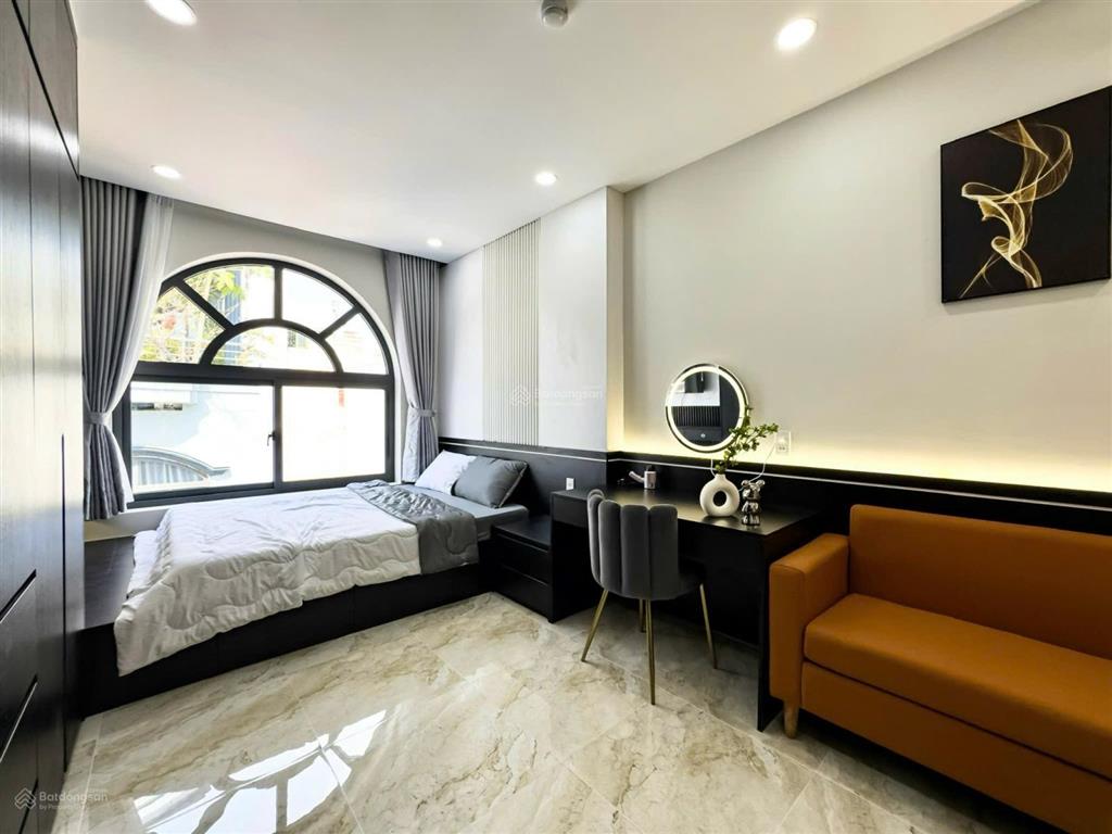 Cho thuê căn hộ dịch vụ full nội thất ban công gần chợ tân định, thảo cầm viên.