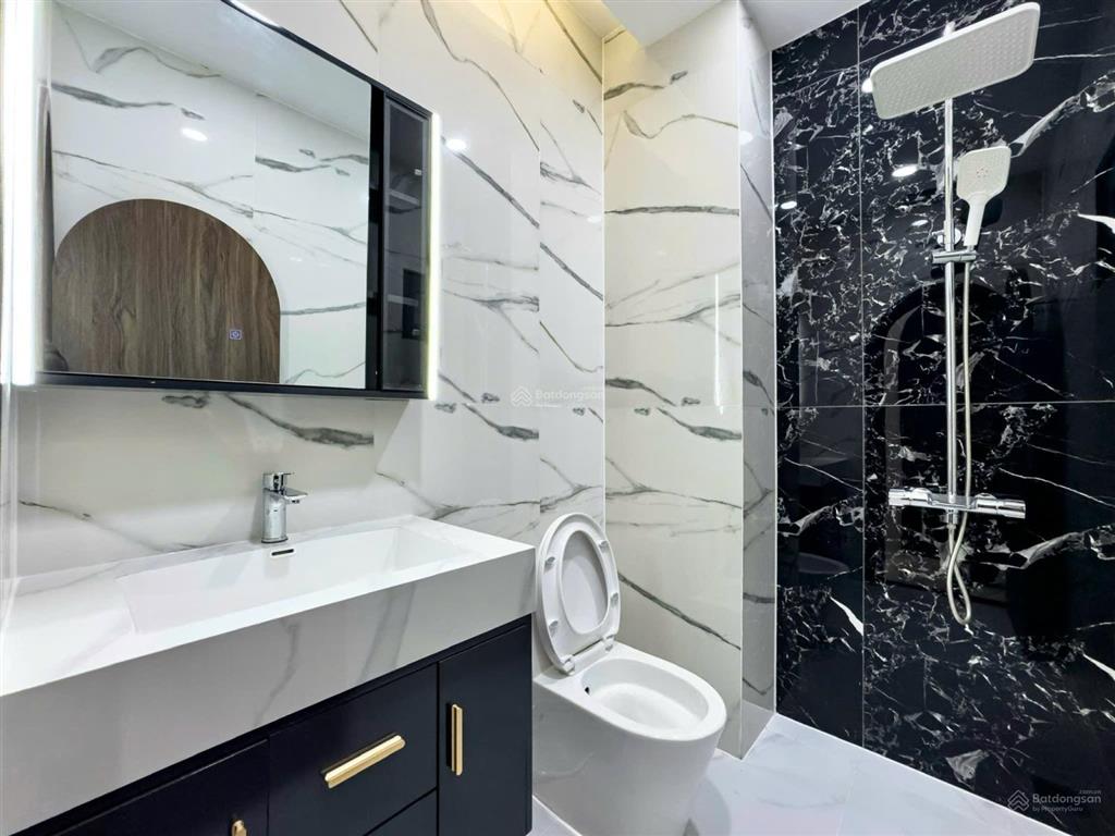 Cho thuê căn hộ dịch vụ full nội thất ban công gần chợ tân định, thảo cầm viên.