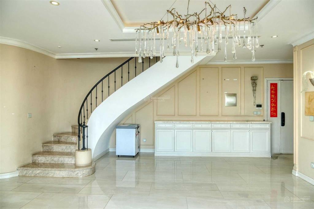 Bán penhouse masteri thảo điền quận 2 tháp t4, 240m2, view sông 4pn, giá 40 tỷ sổ hồng