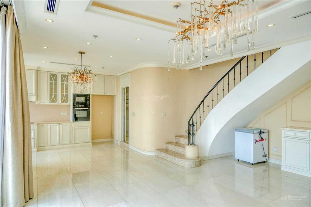 Bán penhouse masteri thảo điền quận 2 tháp t4, 240m2, view sông 4pn, giá 40 tỷ sổ hồng