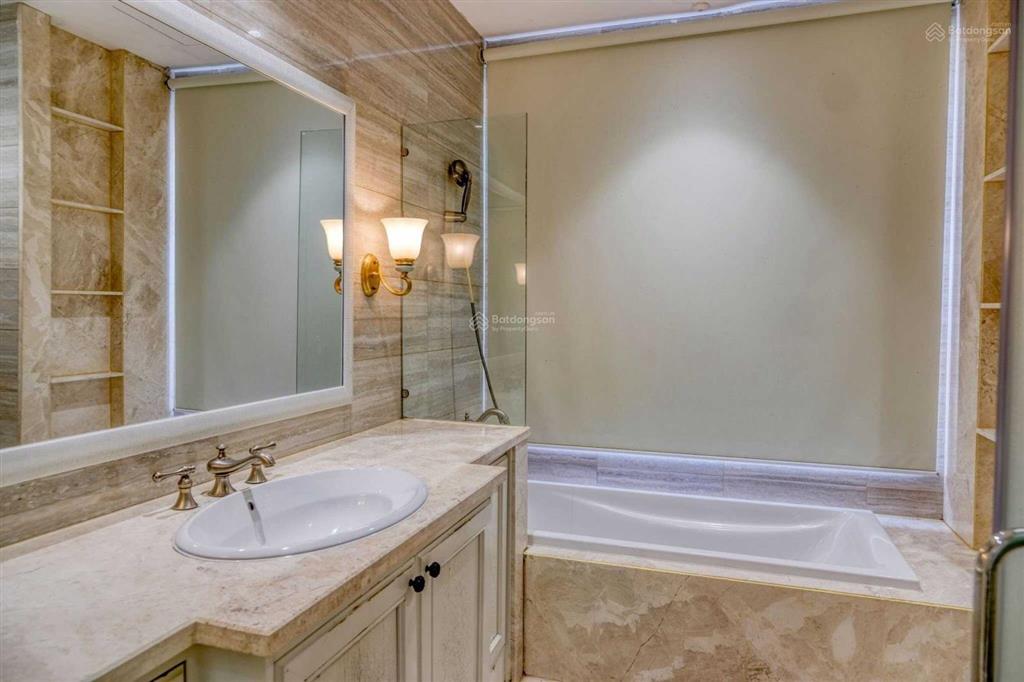 Bán penhouse masteri thảo điền quận 2 tháp t4, 240m2, view sông 4pn, giá 40 tỷ sổ hồng