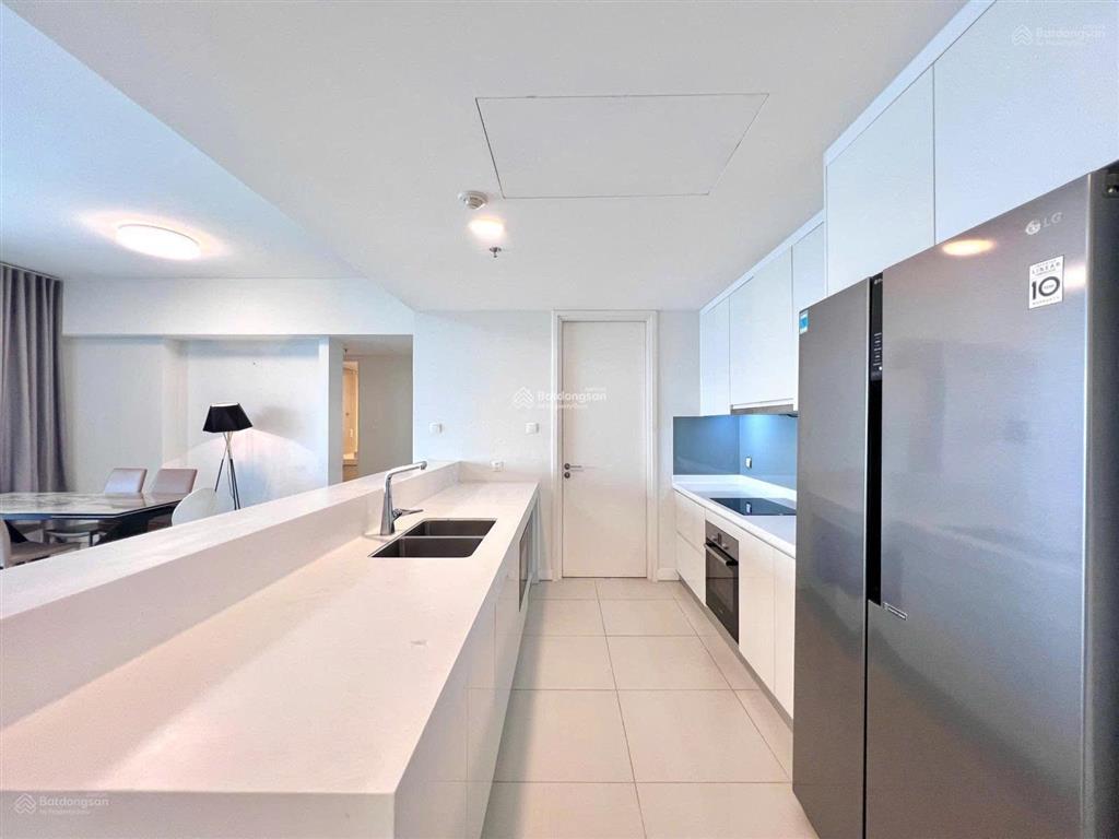 Cho thuê thảo điền pearl, tầng cao view sông, dt 135m2, 3 phòng ngủ, giá 40 triệu/tháng
