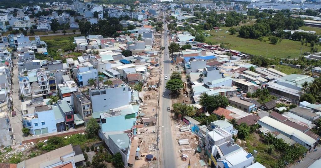 Bán đất lập dự án xây cao 50 tầng 10.250m2, có 2761m2 thổ cư mặt tiền lã xuân oai đã mở rộng 3om