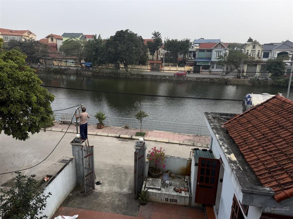 Chính chủ bán nhà đất! diện tích 80m2, vị trí mặt hồ xã phúc lộc hà nội