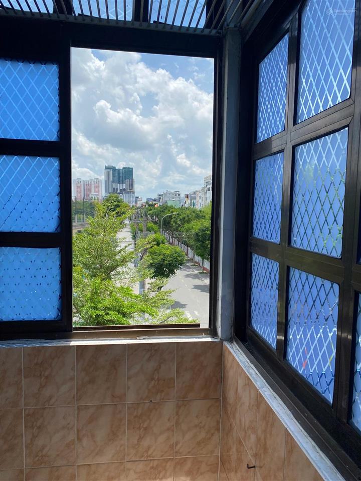 Cho thuê căn hộ 90 m2  chung cư b2  vị trí rất đẹp tại quận 4