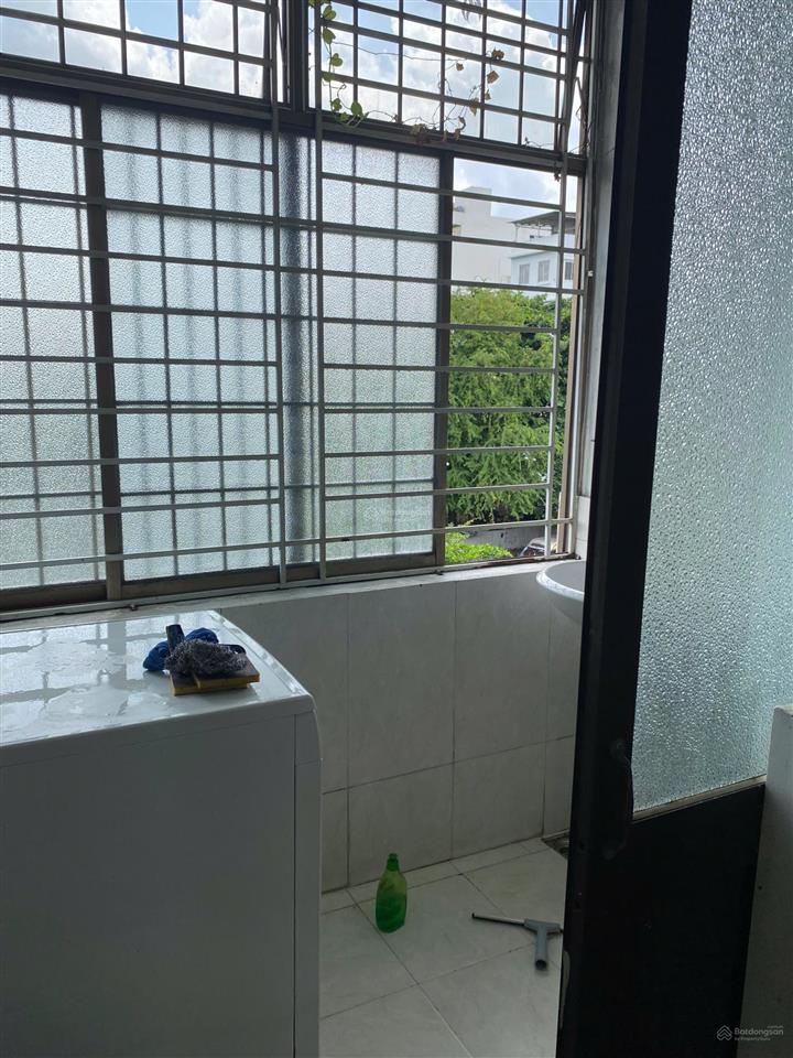 Cho thuê căn hộ 90 m2  chung cư b2  vị trí rất đẹp tại quận 4