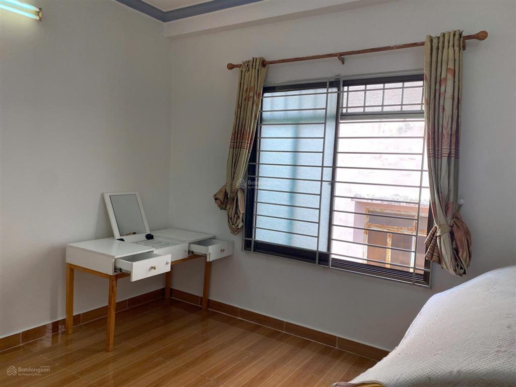 Cho thuê căn hộ 90 m2  chung cư b2  vị trí rất đẹp tại quận 4