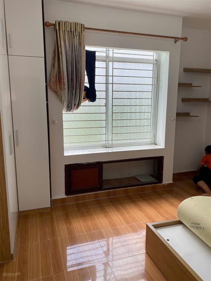 Cho thuê căn hộ 90 m2  chung cư b2  vị trí rất đẹp tại quận 4
