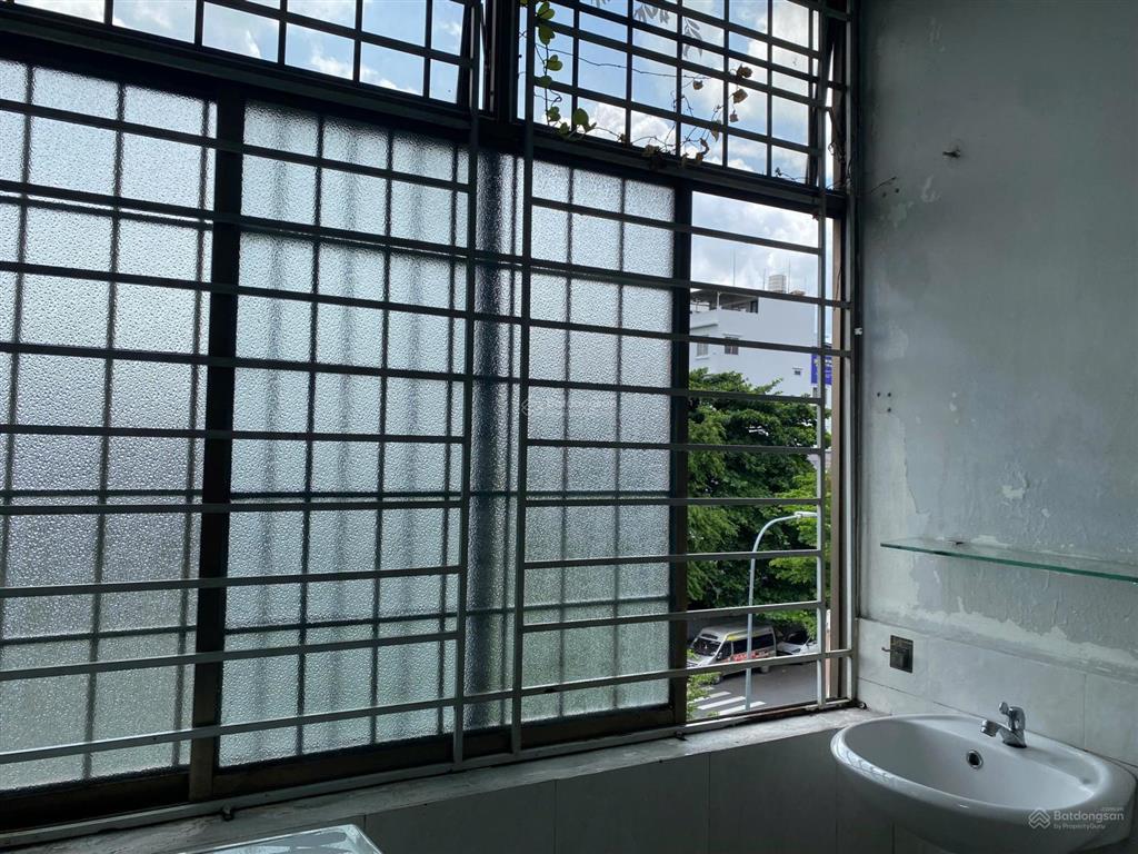 Cho thuê căn hộ 90 m2  chung cư b2  vị trí rất đẹp tại quận 4