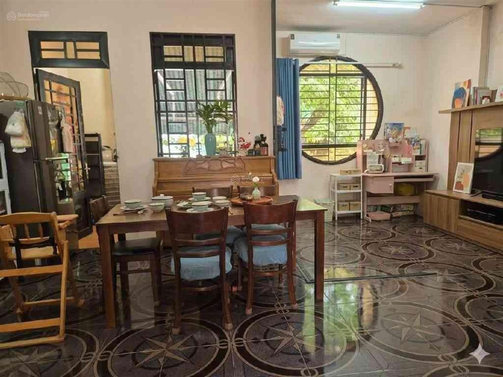Giảm mạnh 1 tỷ, giá hời khu tthc dĩ an, 100m2, nhà chắc chắn, hơn 6 tỷ