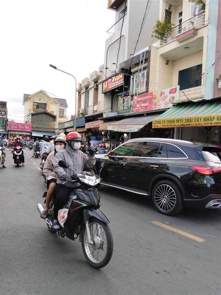 Bán gấp nhà mặt tiền khu lý thường kiệt  215m2  ngang 6.5m  8,98 tỷ