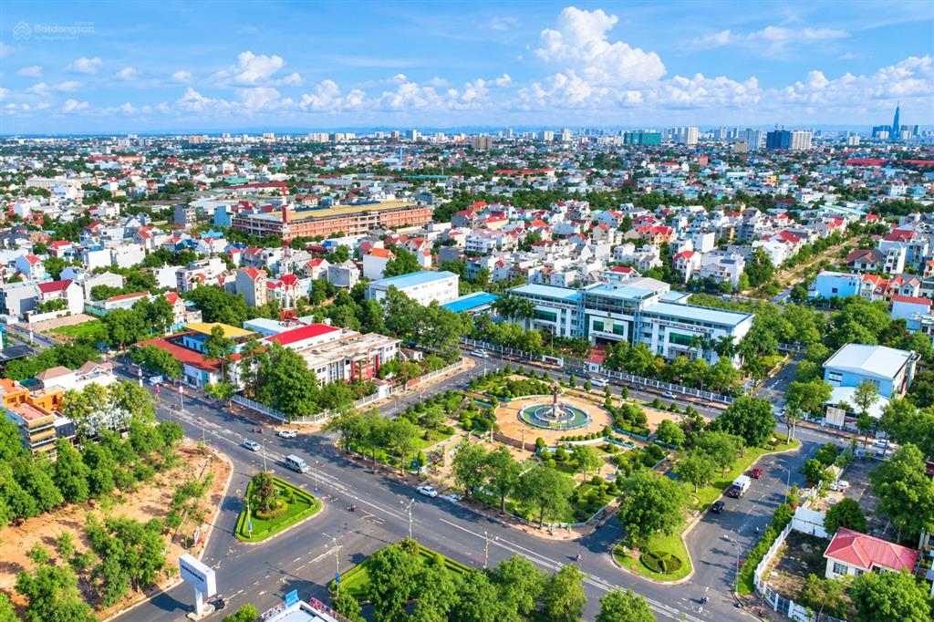 Bank định giá 18 tỷ, chủ bán 14,48 tỷ  mtkd đs9 tthc dĩ an  200m2  xây mới 8 tầng