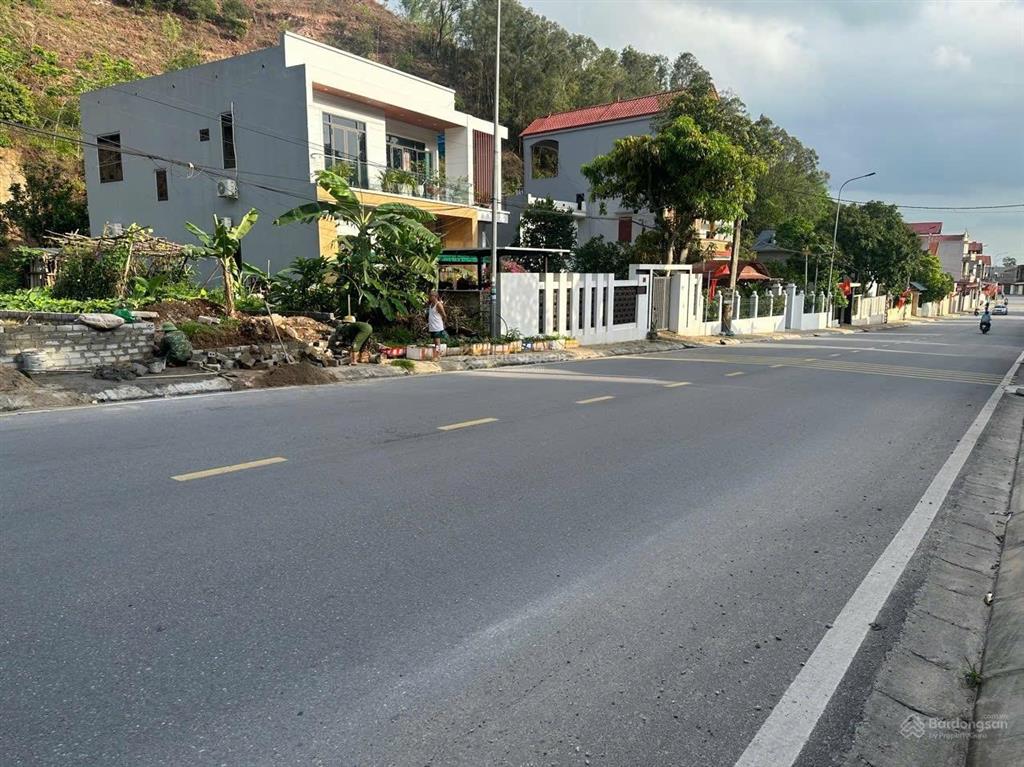 Mặt tiền dt299 trung tâm phường yên dũng,bắc ninh giá chỉ từ 2 tỷ 5