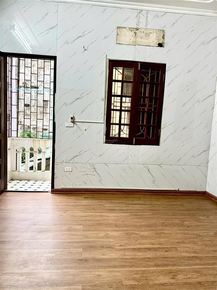 Chính chủ cho thuê nhà riêng 3 tầng  đội cấn, ba đình ( ngay gần chợ ngọc hà )