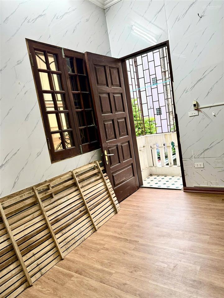 Chính chủ cho thuê nhà riêng 3 tầng  đội cấn, ba đình ( ngay gần chợ ngọc hà )