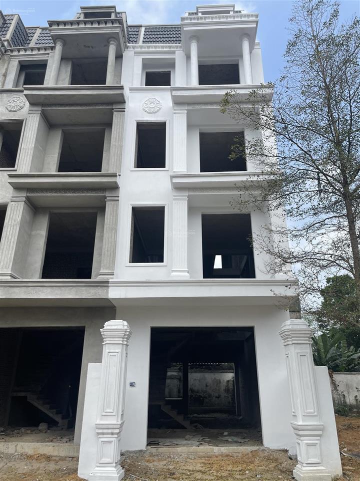 Lô liền kề hiếm có 100m2 giá 3,7 tỷ vào việc luôn
