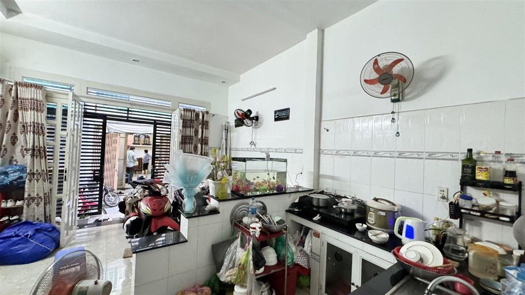 Quận 8 ] hẻm thẳng 1 trục  gần mặt tiền đường  vị trí đẹp  thuận tiện qua quận 5& 10 chỉ 5p.