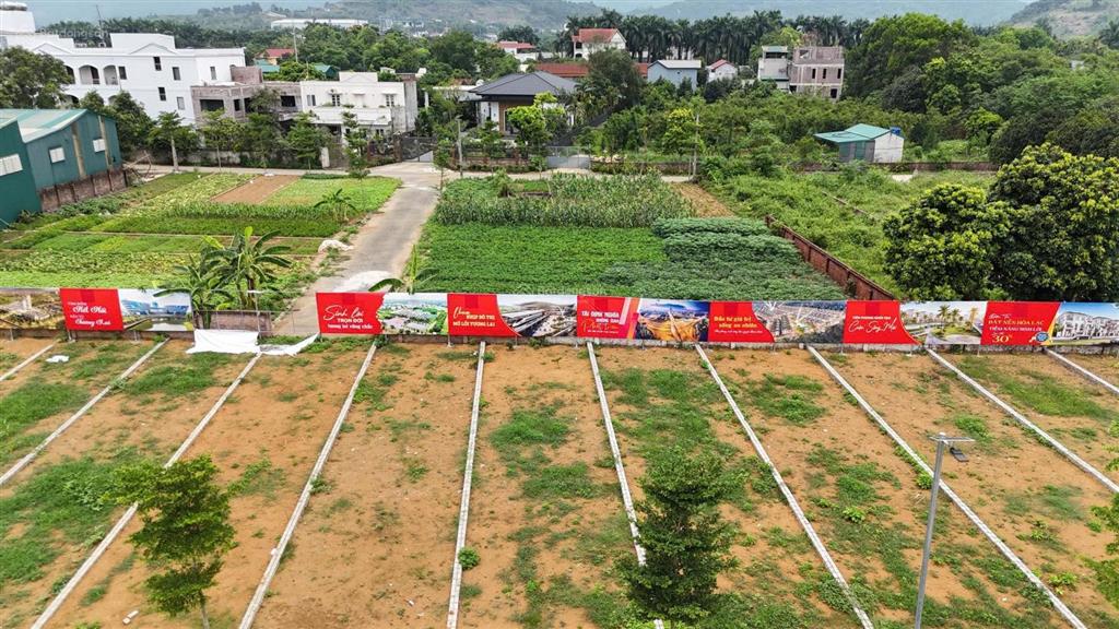 Bán đất nền xã phú cát, hà nội 2,5 tỷ, 100m2