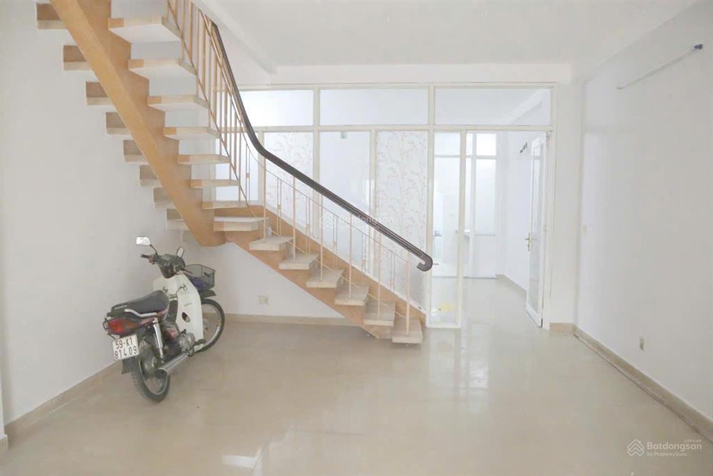 Cho thuê nhà mặt phố 245 tôn thất thuyết, 28 triệu, ngang 5m x 16m,  chính chủ