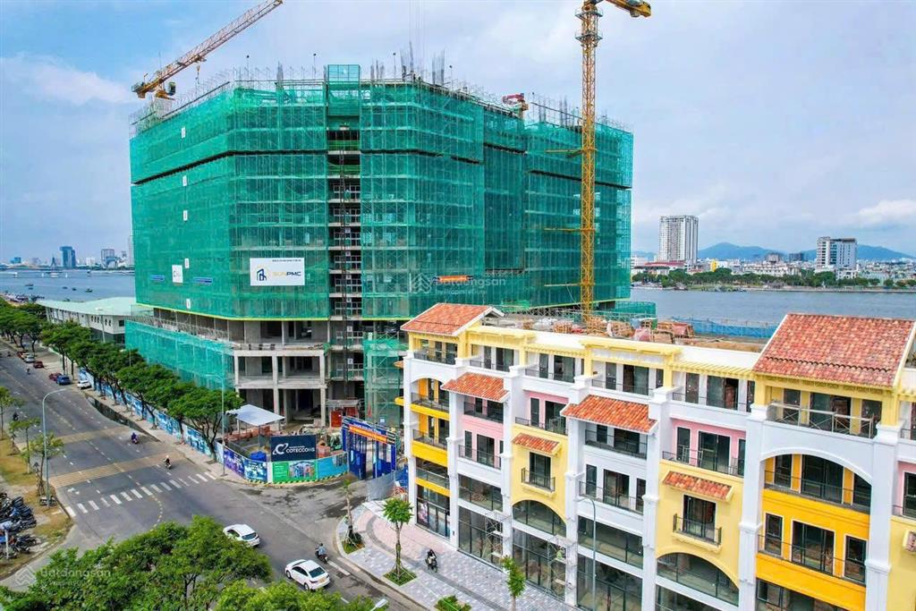 Hiếm có! một căn 2br hiếm có, đẹp view sông hàn, pháo hoa diff dự án sun symphony giá tốt